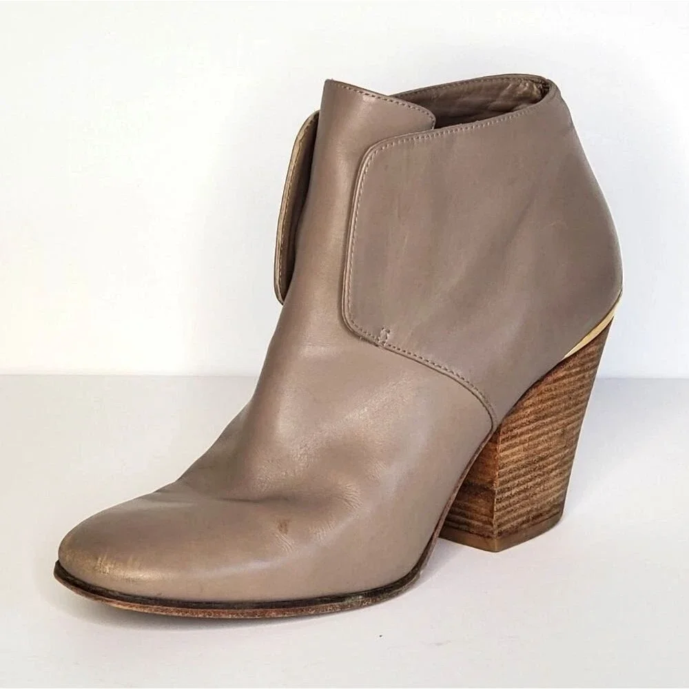 Cole Haan Hayden Leather Slip On Heeled Ankle Boots Taupe Tan Gold Size 7.5